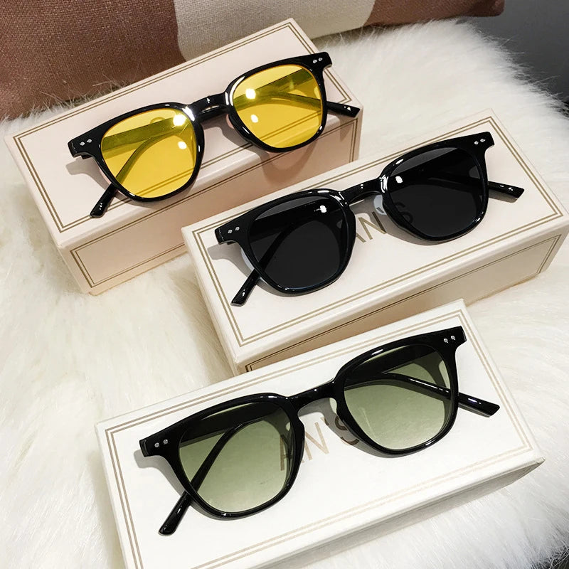 Lunettes de Soleil Carrées Vintage — Samara