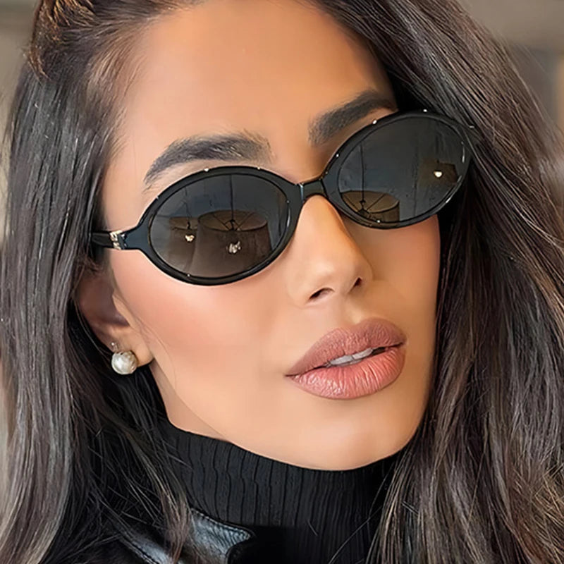 Lunettes de Soleil Ovales Glamour Femme — Samara