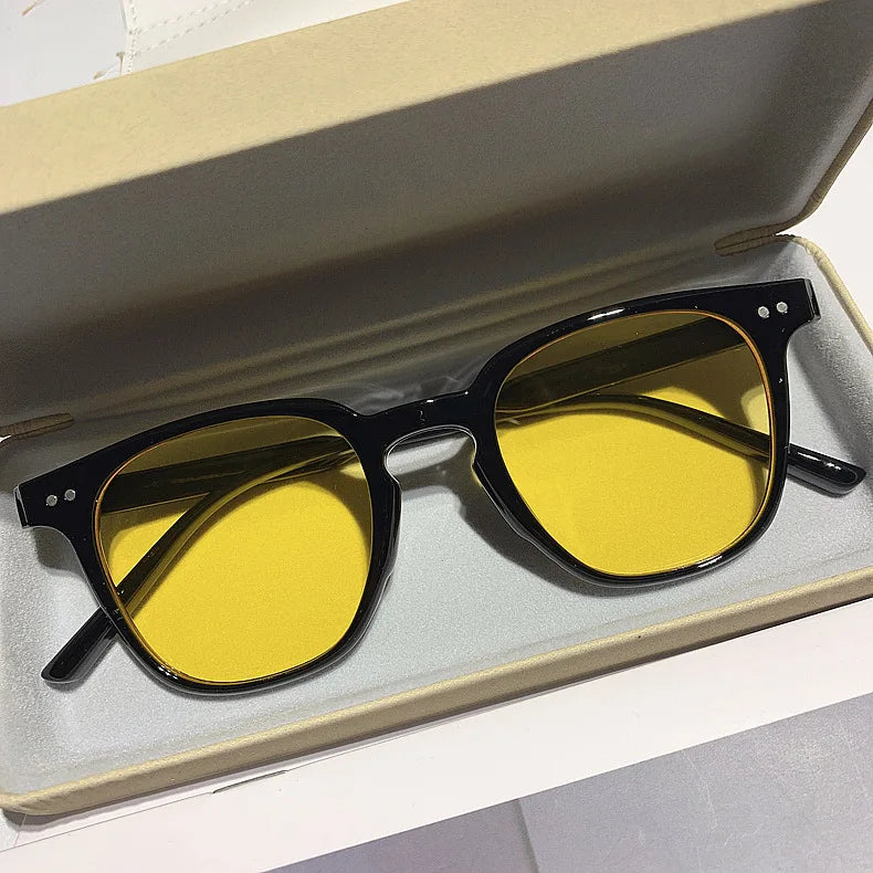 Lunettes de Soleil Carrées Vintage — Samara